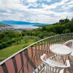 https://feeling-house.it-lombardy.com